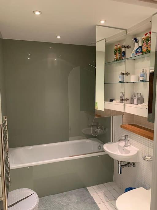 Stunning 2 Bed Flat! Centrally Located In London, Uk! Exteriör bild