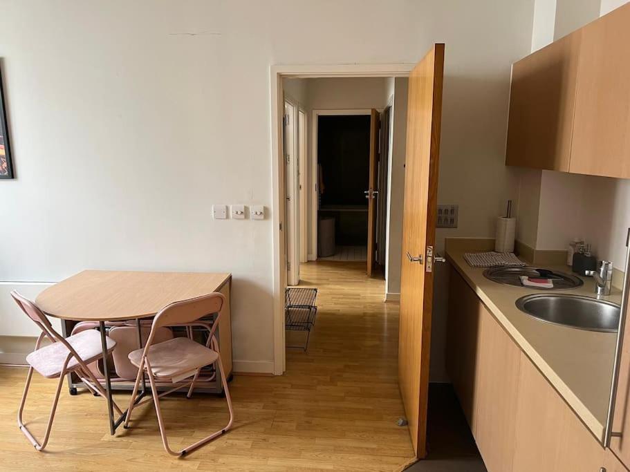 Stunning 2 Bed Flat! Centrally Located In London, Uk! Exteriör bild