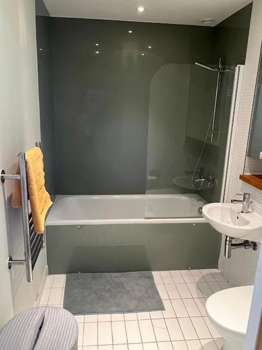 Stunning 2 Bed Flat! Centrally Located In London, Uk! Exteriör bild