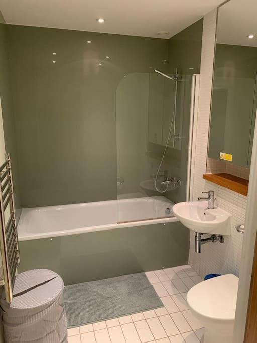 Stunning 2 Bed Flat! Centrally Located In London, Uk! Exteriör bild